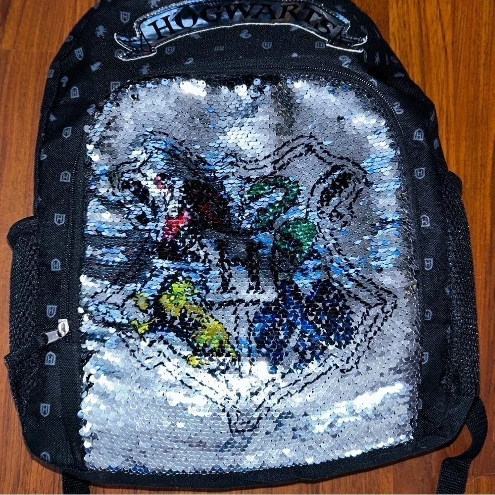 Harry Potter Hogwarts Crest Reversible Sequin Silver/Black School Backpack